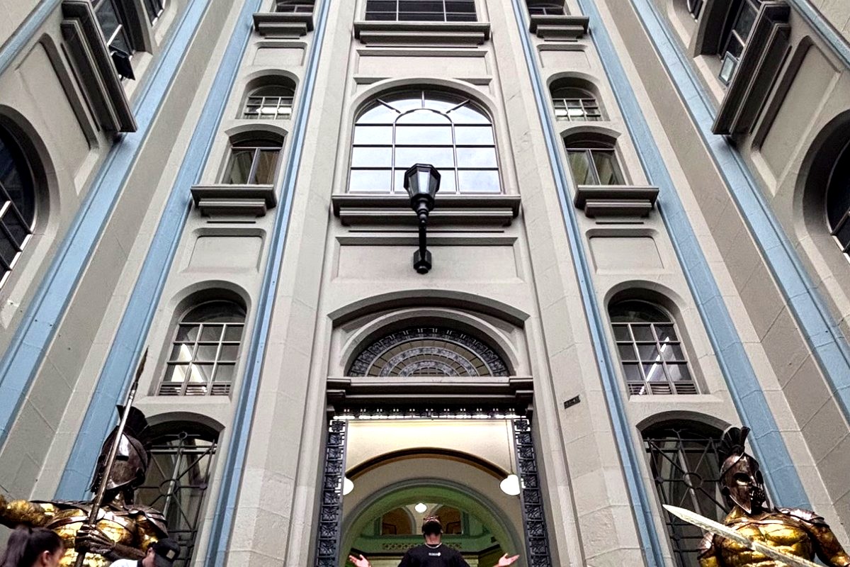 Viewpoint bar with panoramic city views