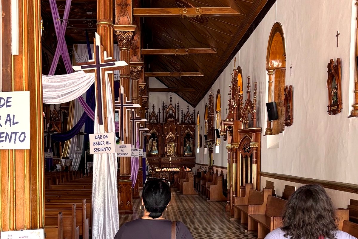 Historic church interior — Guatapé
